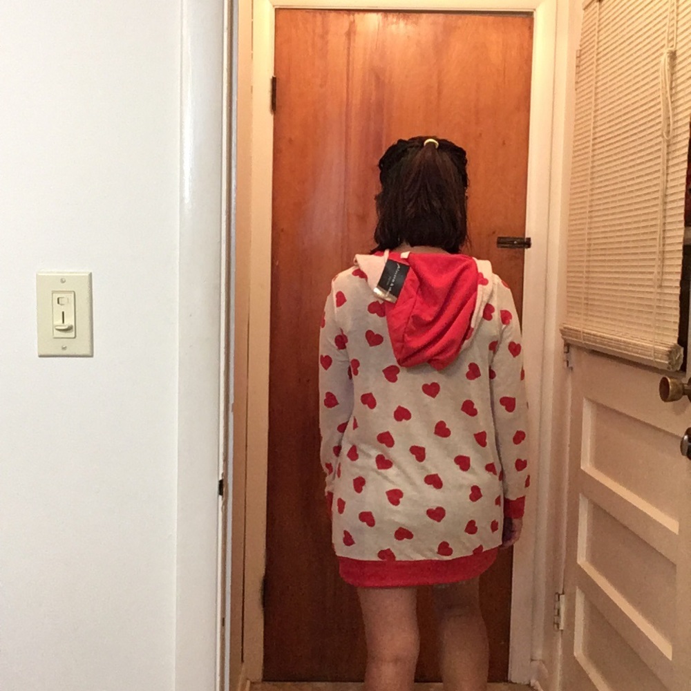 * New Hearts Hoodie - Picture 2 of 12